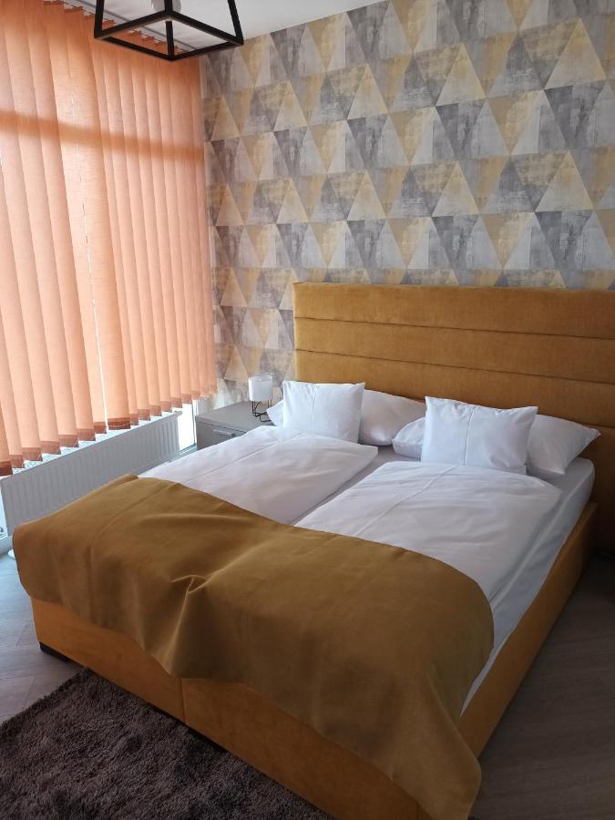 Parizs Garden Apartments 德布勒森 外观 照片
